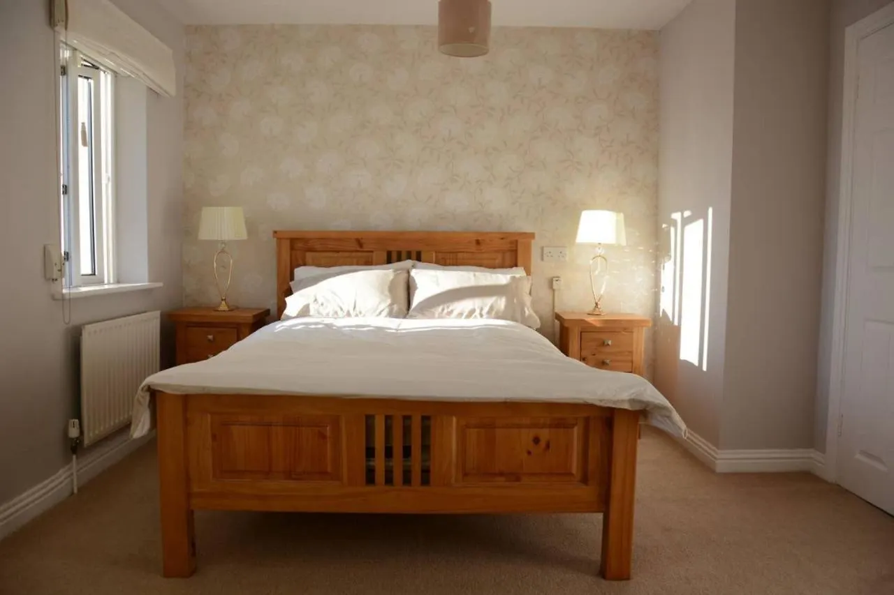 Modern 3 Bedroom Dublin House Near The Sea